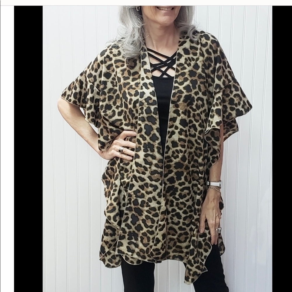 NWT stylish leopard ruffle wrap open style OSFA